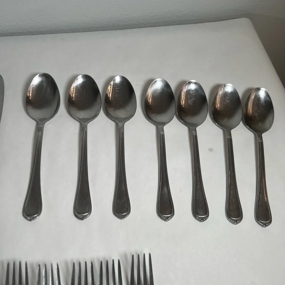 International Nouveau flatware‎ 24 pieces